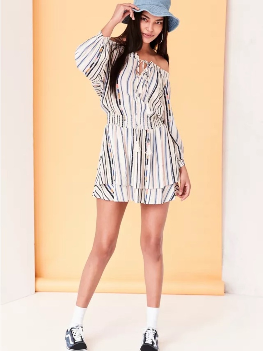 Astr Blair Off The Shoulder Blousen Mini Dress - Urban Outfitters